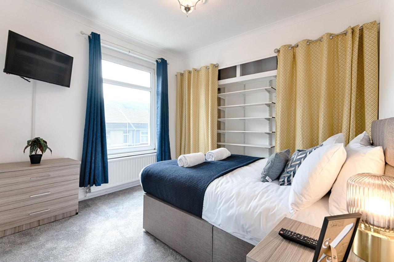 Make This Your Base! Tv In Every Bedroom! Merthyr Tydfil Exterior photo