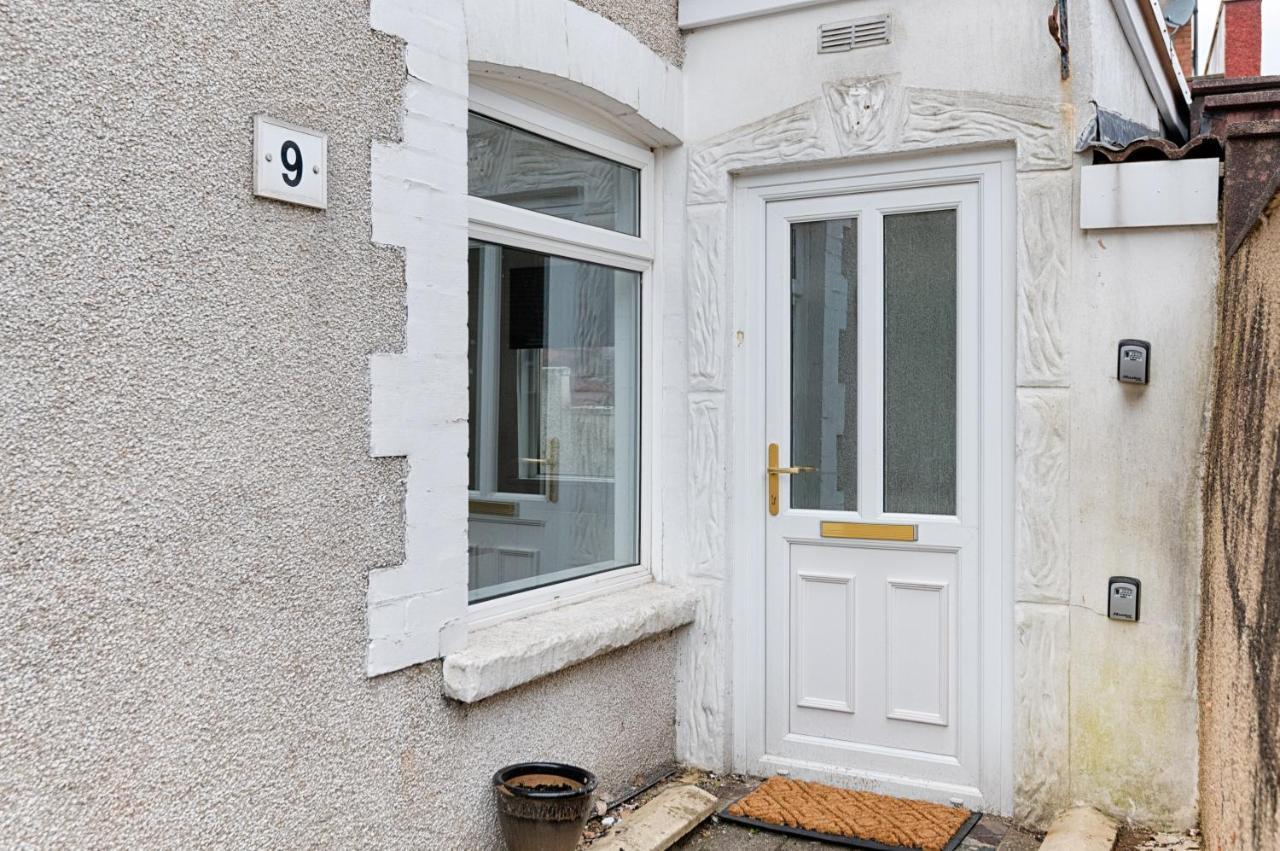 Make This Your Base! Tv In Every Bedroom! Merthyr Tydfil Exterior photo